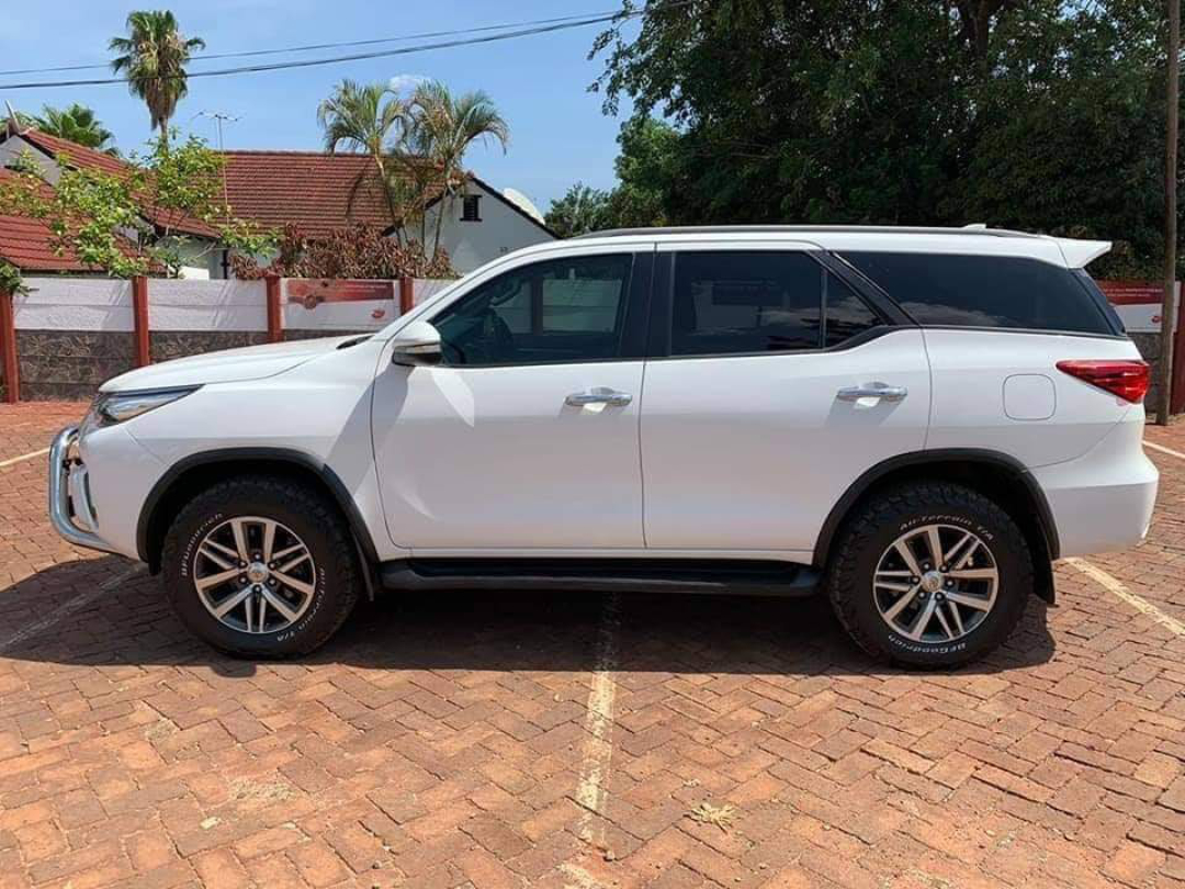 hire a Toyota Fortuner car